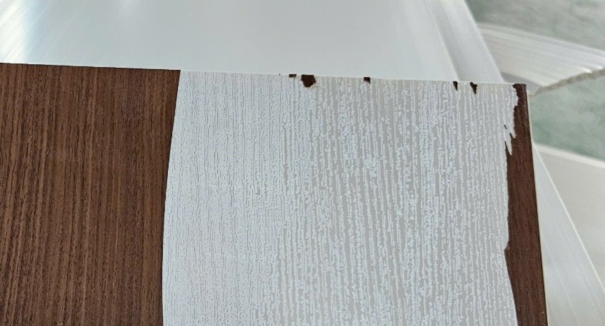 Hình ảnh chân keo phủ không đều