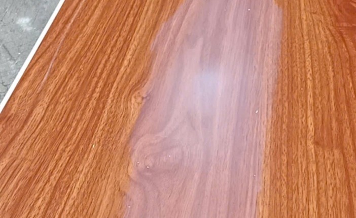 Lớp phủ PE của màng PVC bị phồng sâu khi dán keo dán màng